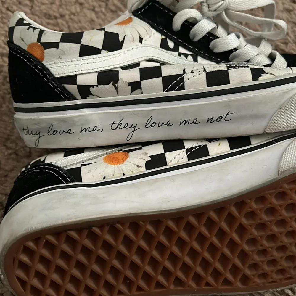Like new women’s vans size 6 - Picture 4 of 6